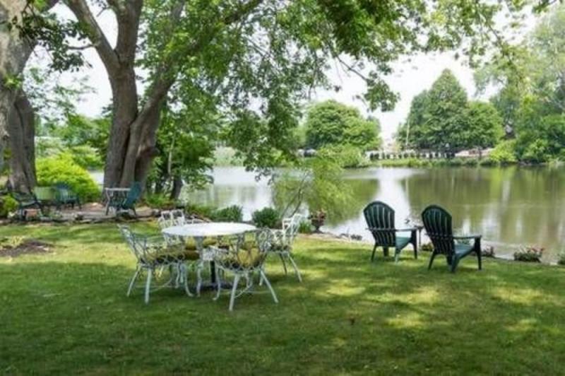 Relax on our Pond 